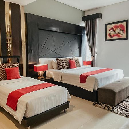 Prima Sr Hotel & Convention Yogyakarta Sleman  Ngoại thất bức ảnh