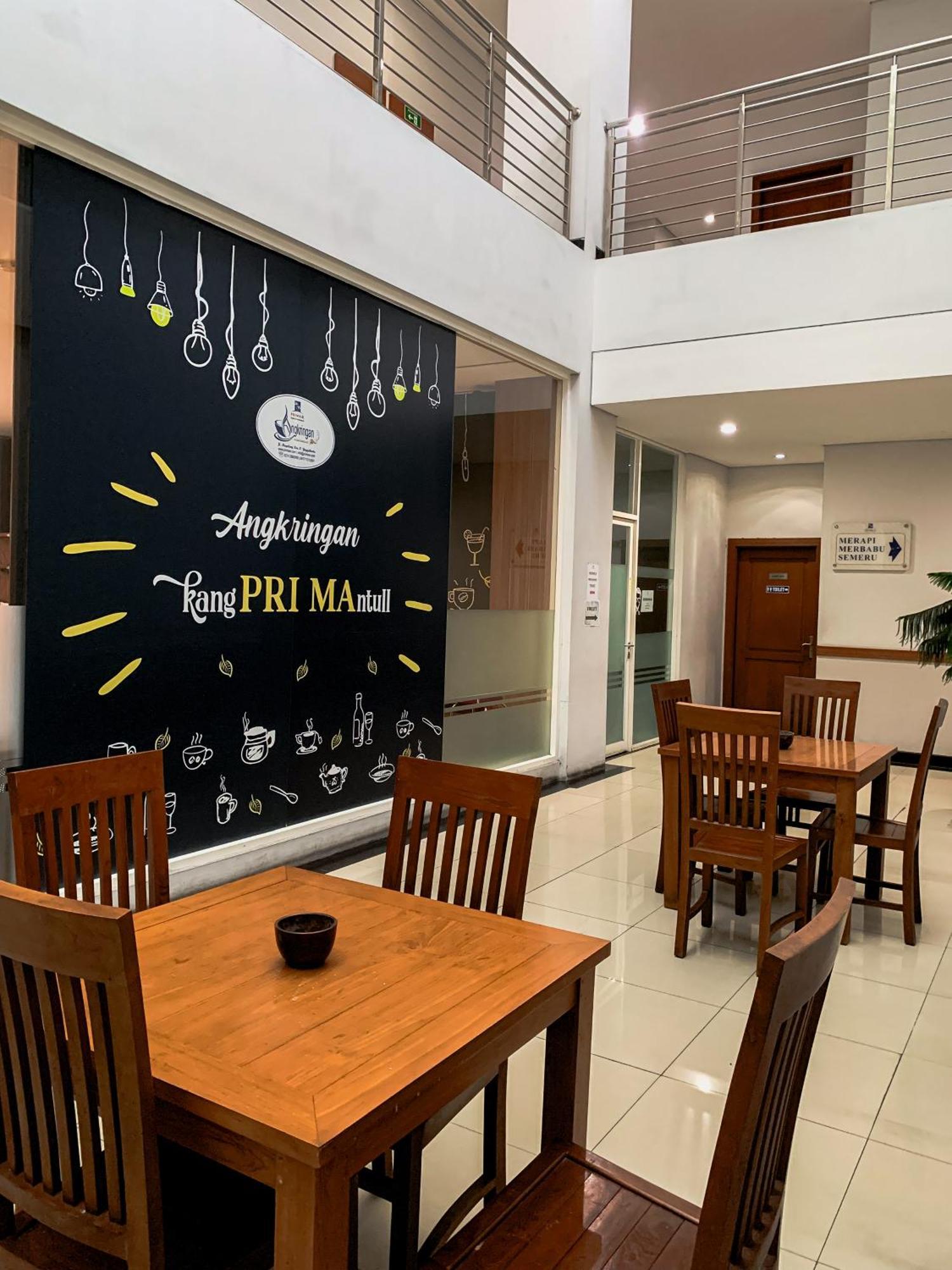Prima Sr Hotel & Convention Yogyakarta Sleman  Ngoại thất bức ảnh
