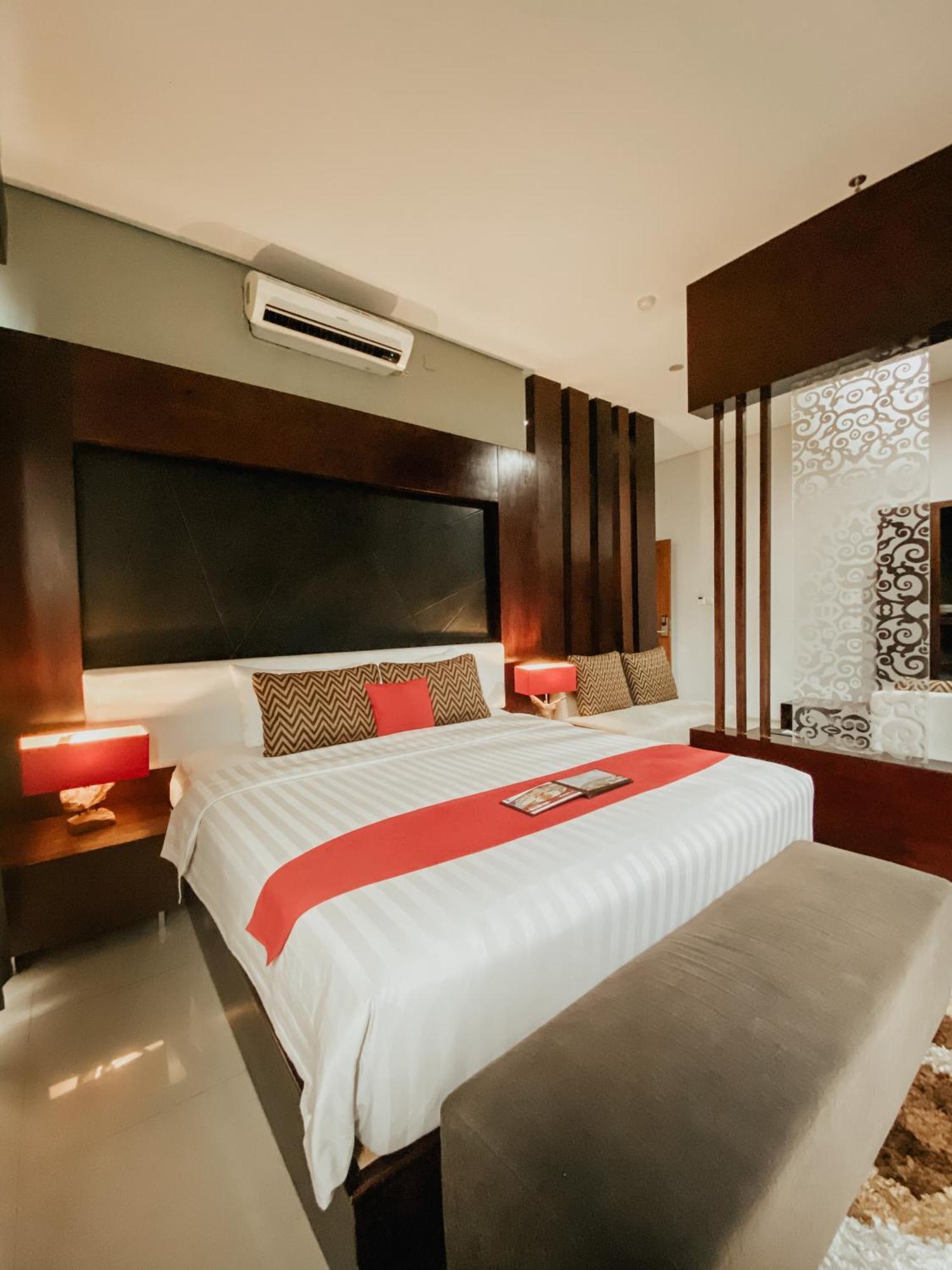 Prima Sr Hotel & Convention Yogyakarta Sleman  Ngoại thất bức ảnh