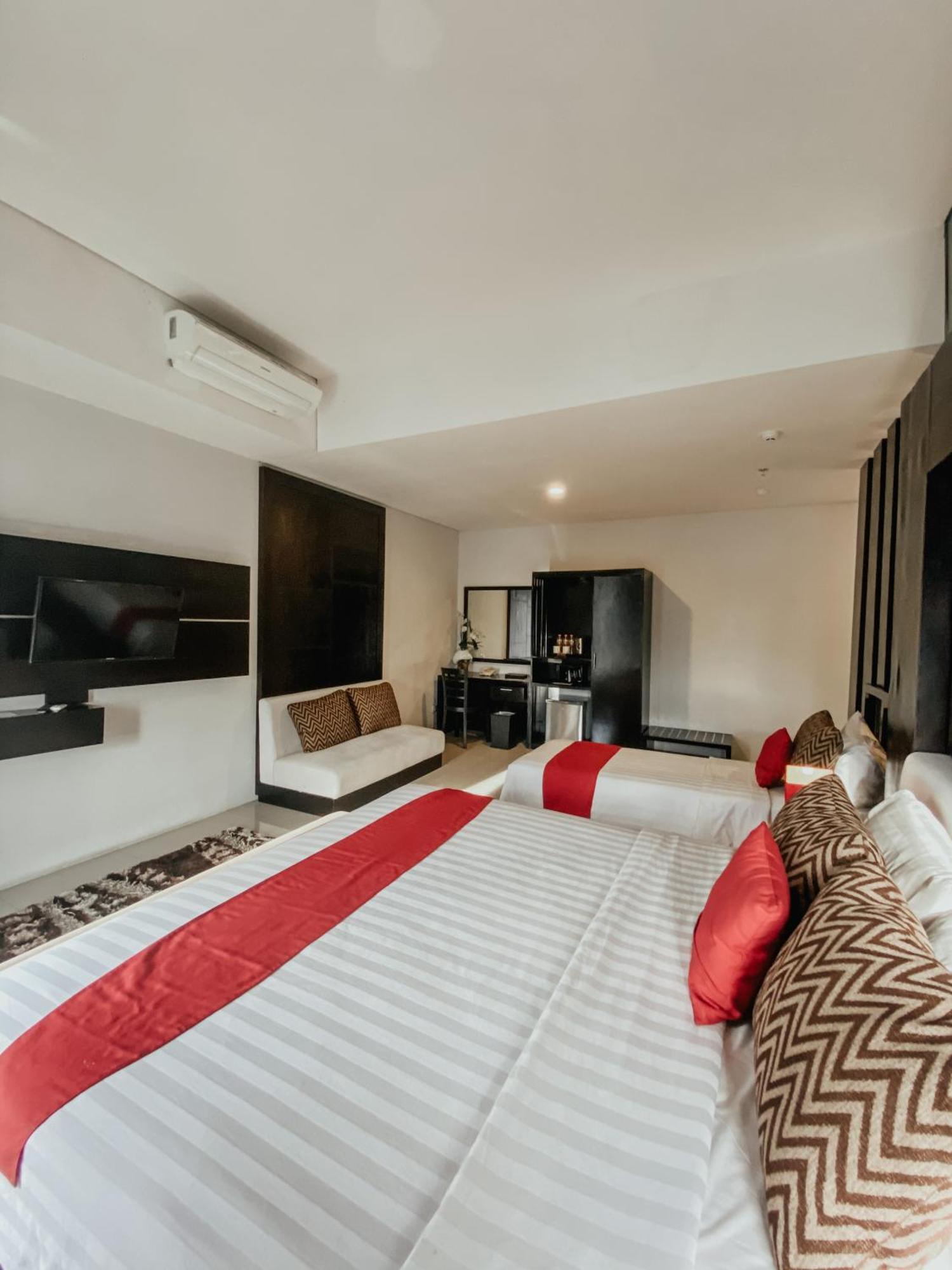 Prima Sr Hotel & Convention Yogyakarta Sleman  Ngoại thất bức ảnh