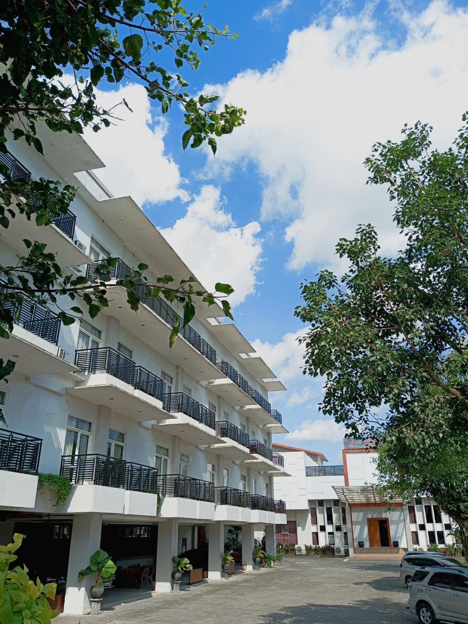 Prima Sr Hotel & Convention Yogyakarta Sleman  Ngoại thất bức ảnh