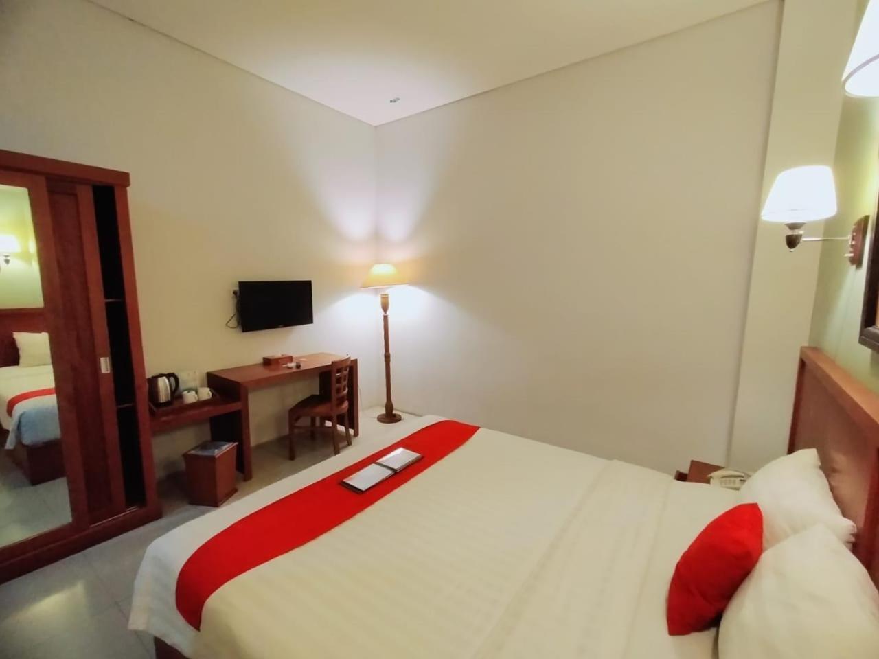 Prima Sr Hotel & Convention Yogyakarta Sleman  Ngoại thất bức ảnh