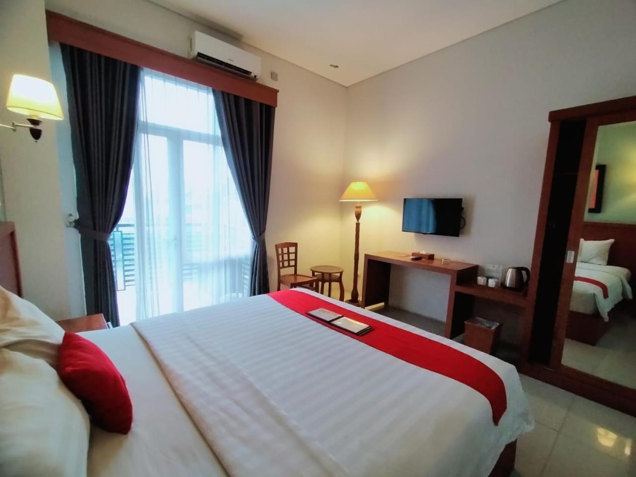 Prima Sr Hotel & Convention Yogyakarta Sleman  Ngoại thất bức ảnh