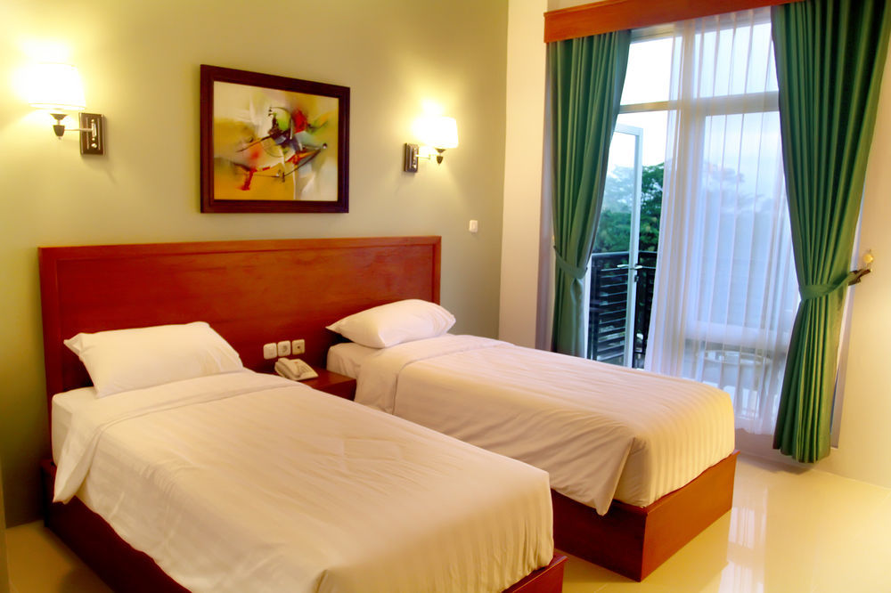 Prima Sr Hotel & Convention Yogyakarta Sleman  Ngoại thất bức ảnh