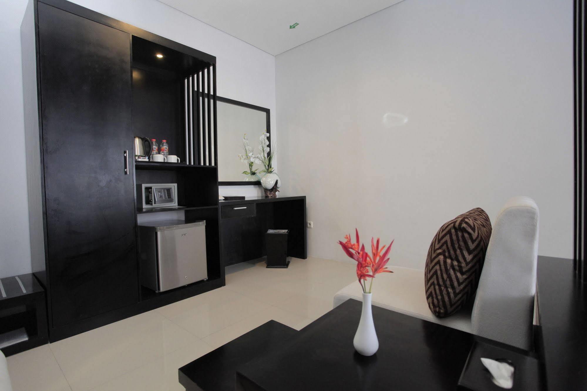 Prima Sr Hotel & Convention Yogyakarta Sleman  Ngoại thất bức ảnh