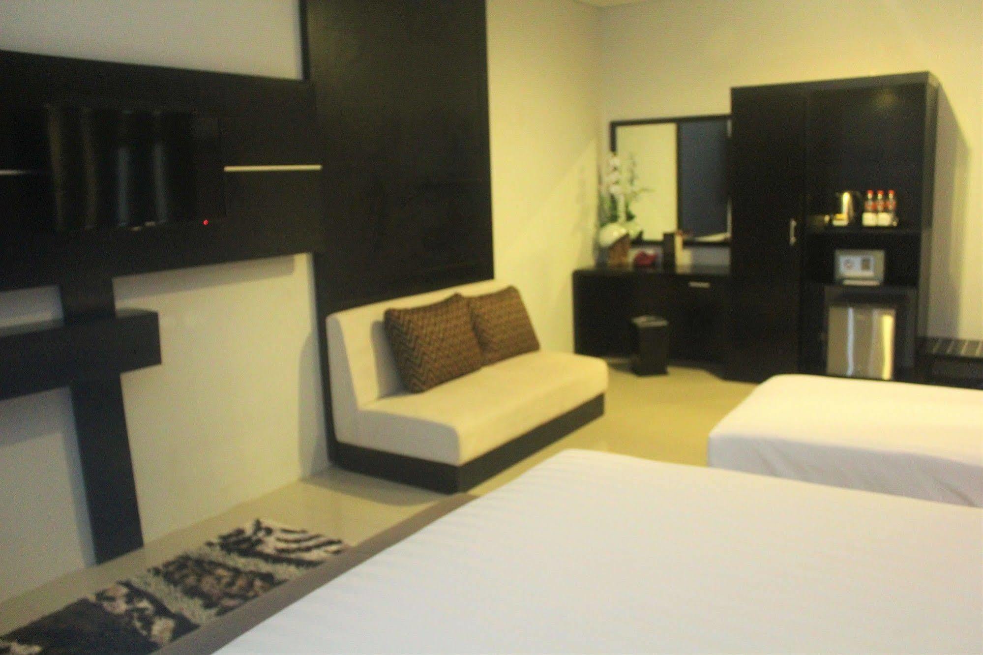 Prima Sr Hotel & Convention Yogyakarta Sleman  Ngoại thất bức ảnh