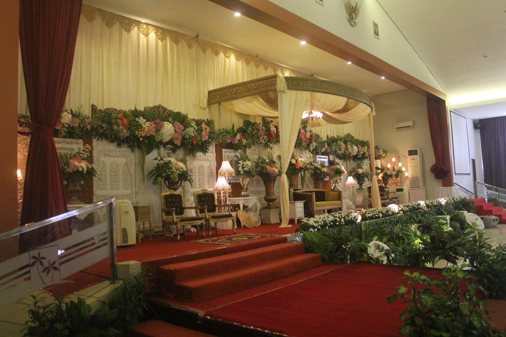 Prima Sr Hotel & Convention Yogyakarta Sleman  Ngoại thất bức ảnh