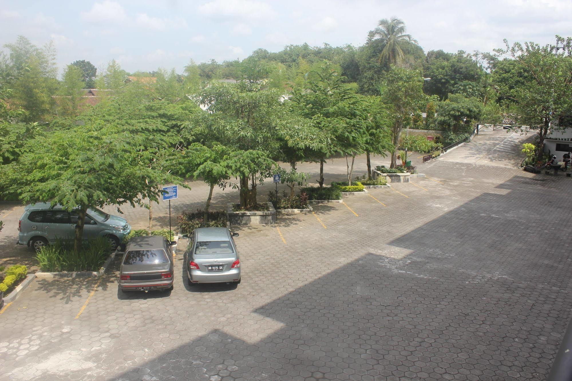 Prima Sr Hotel & Convention Yogyakarta Sleman  Ngoại thất bức ảnh