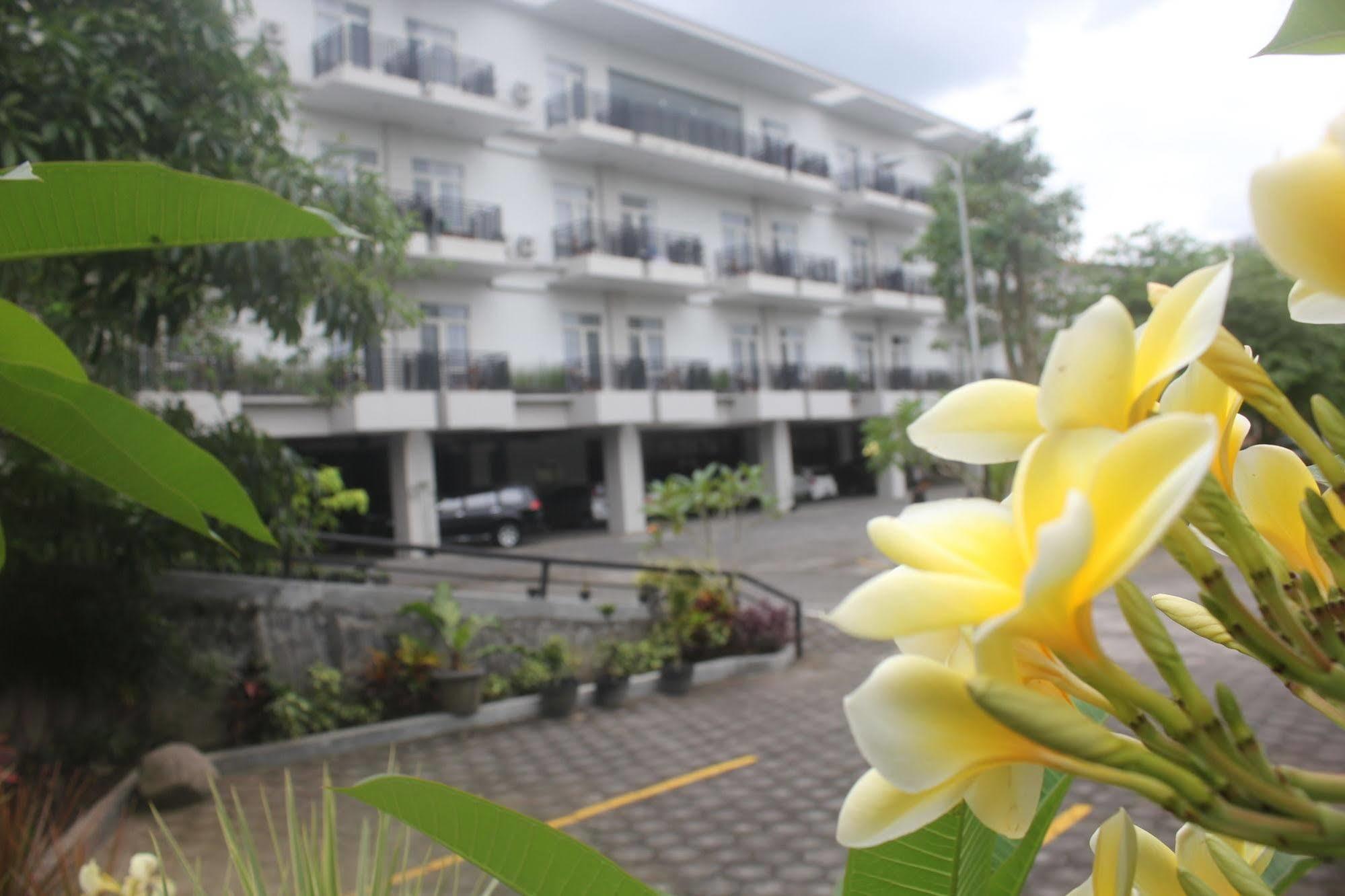 Prima Sr Hotel & Convention Yogyakarta Sleman  Ngoại thất bức ảnh