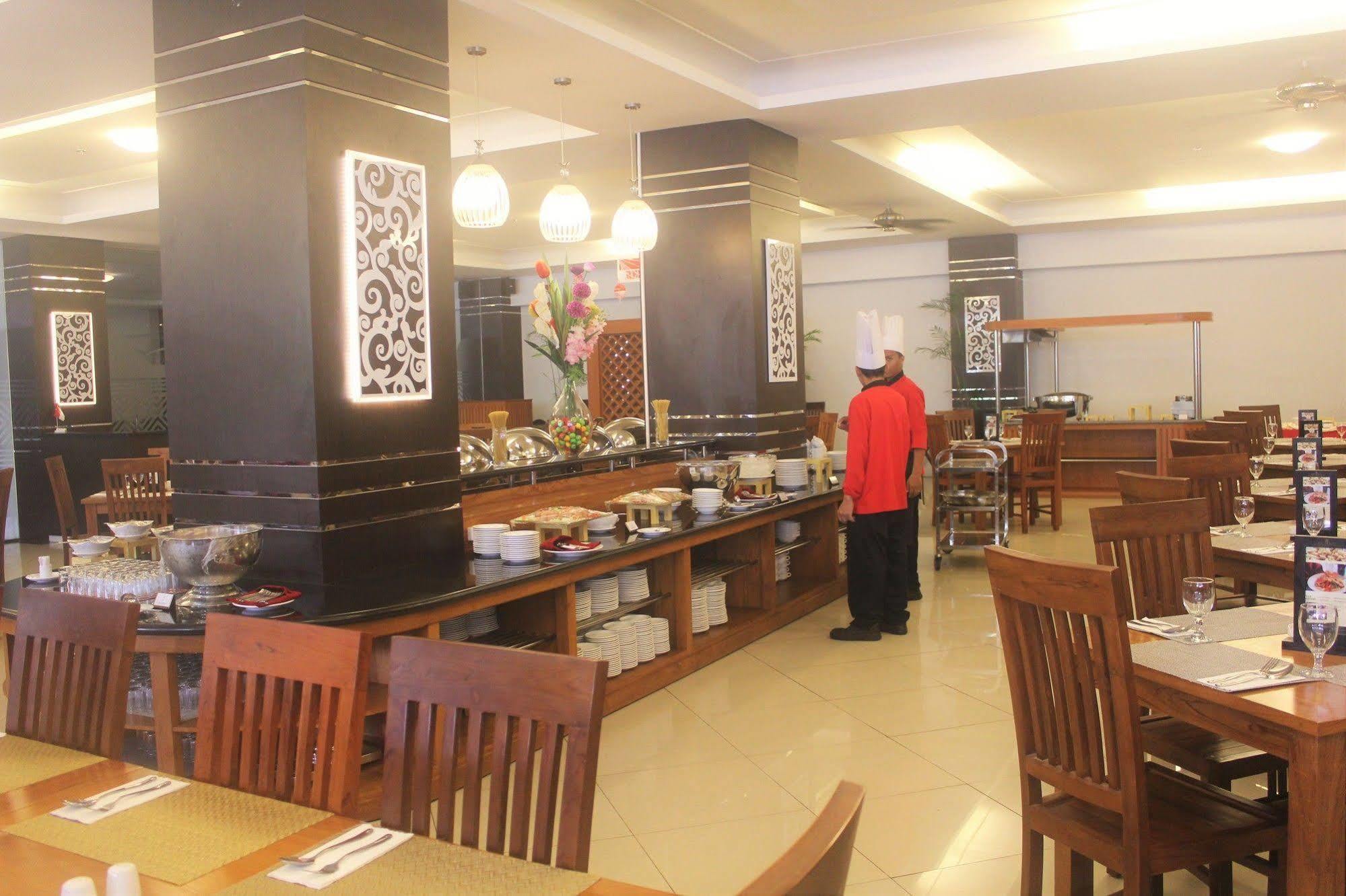 Prima Sr Hotel & Convention Yogyakarta Sleman  Ngoại thất bức ảnh